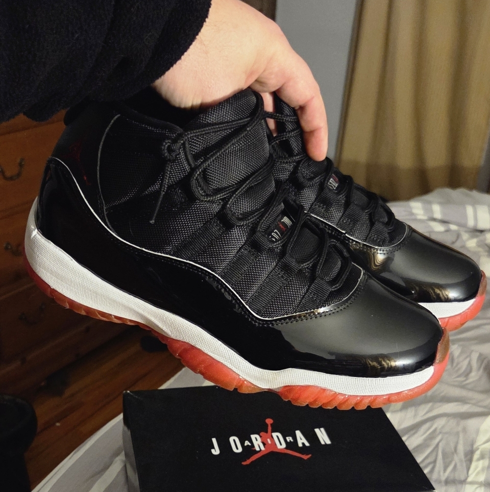 Jordan 11 Bred 2019 Mens Size 10.5 $125.00 Like New Incredible Condition - Picture 4 of 7